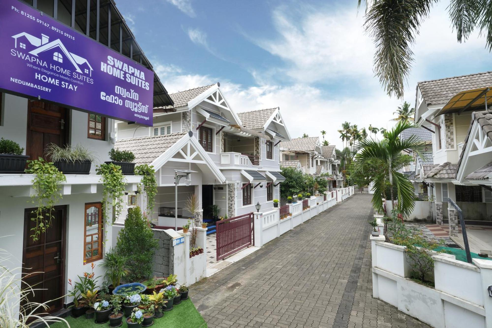 Swapna Home Suites Nedumbassery Bagian luar foto