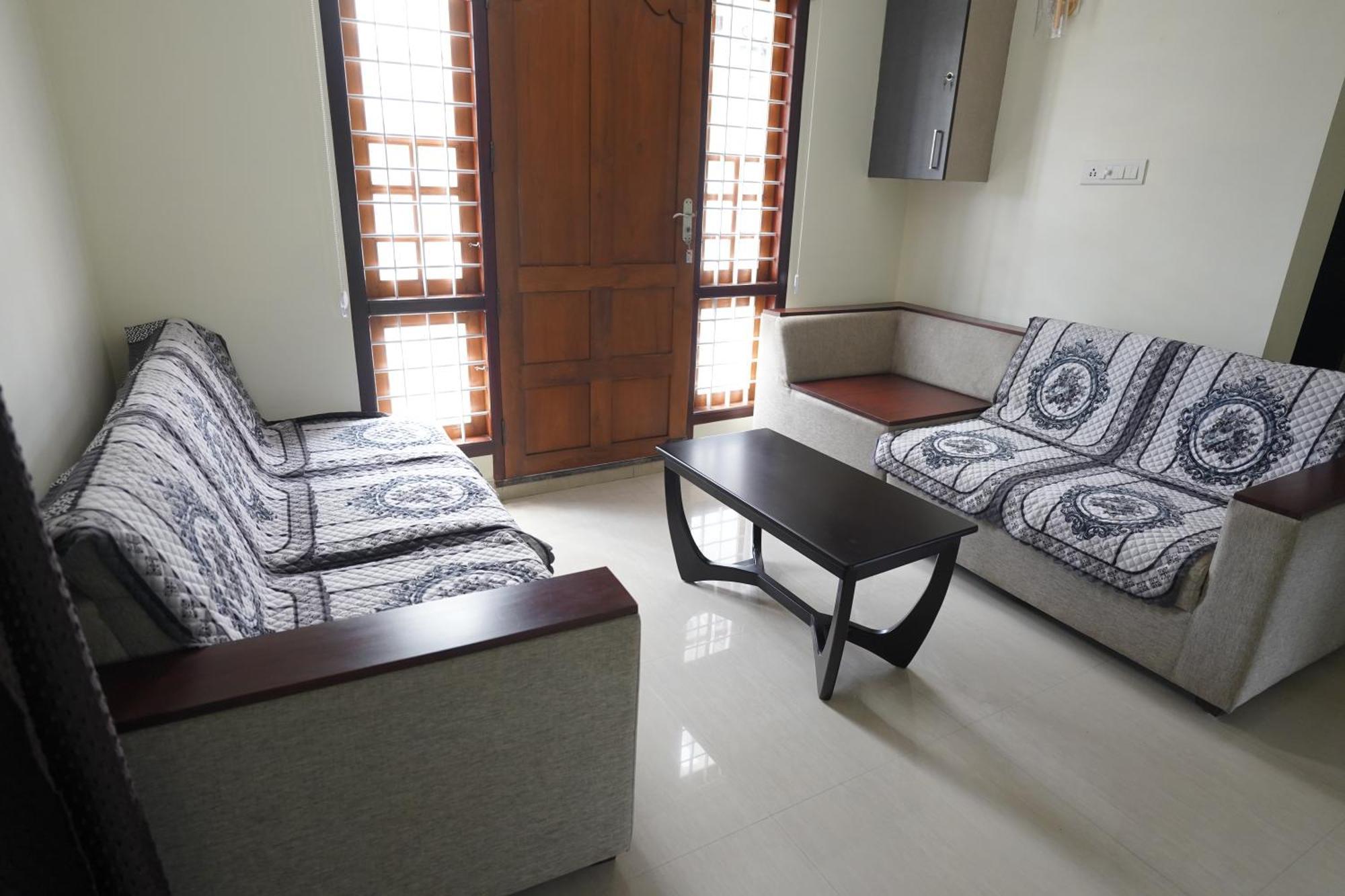 Swapna Home Suites Nedumbassery Bagian luar foto