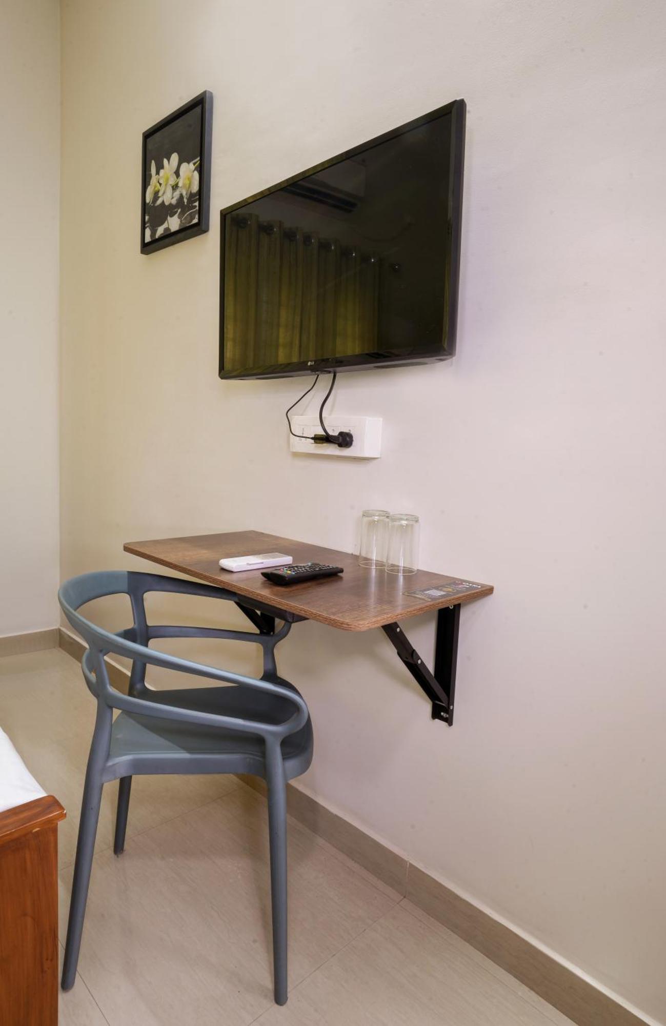 Swapna Home Suites Nedumbassery Bagian luar foto